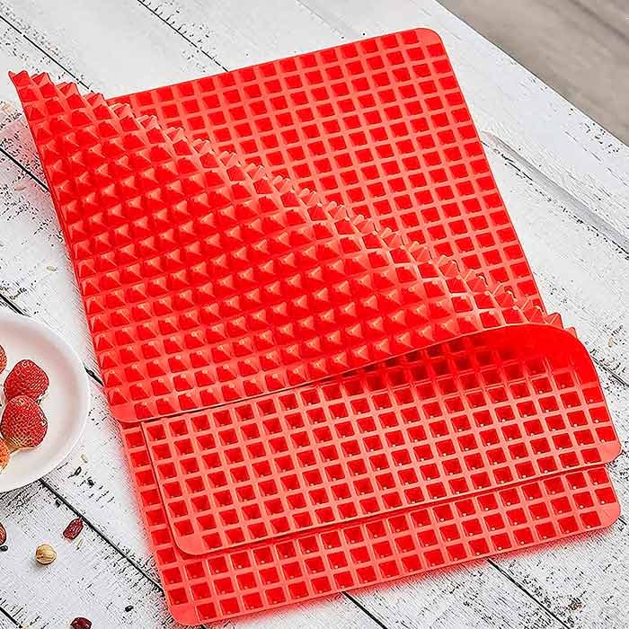 Covorul de silicon pentru copt împiedică lipirea alimentelor și asigură un cuptor curat la finalul gătitului!