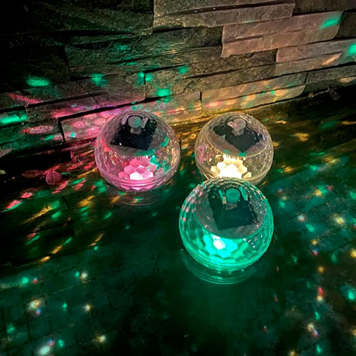 BallLamp, o lampă LED impermeabilă și solară care schimbă culorile - Image 6