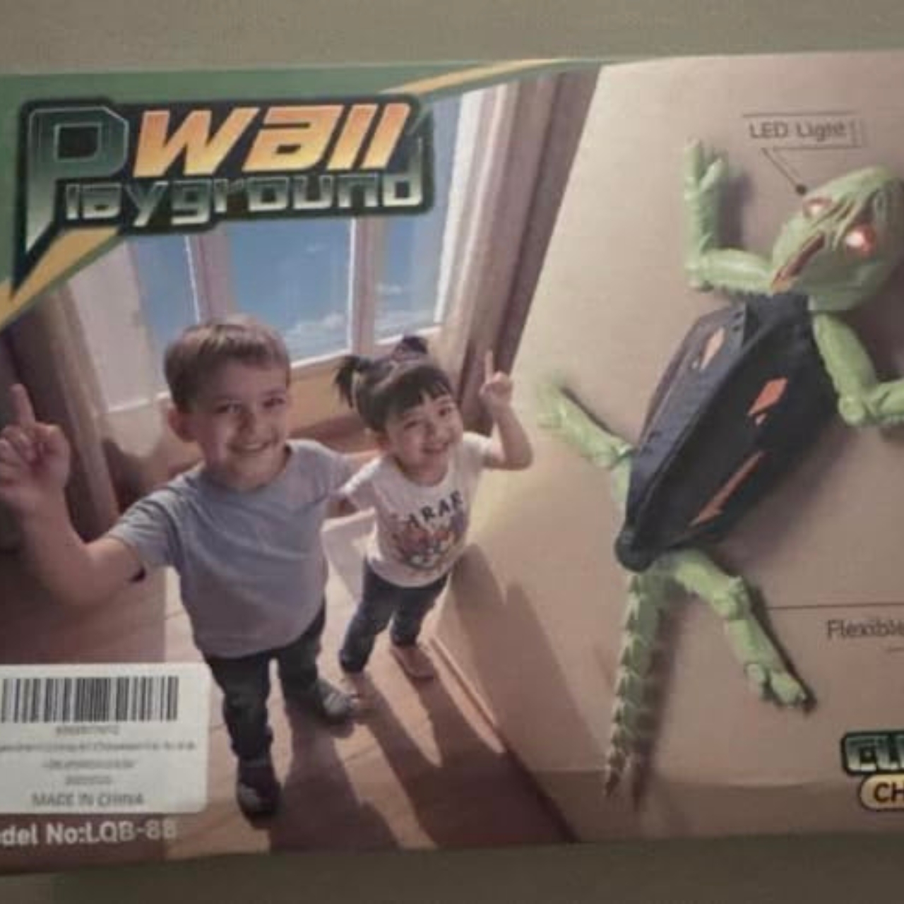 Gecko, o șopârlă controlată de la distanță care se urcă pe podele și pereți - Image 10