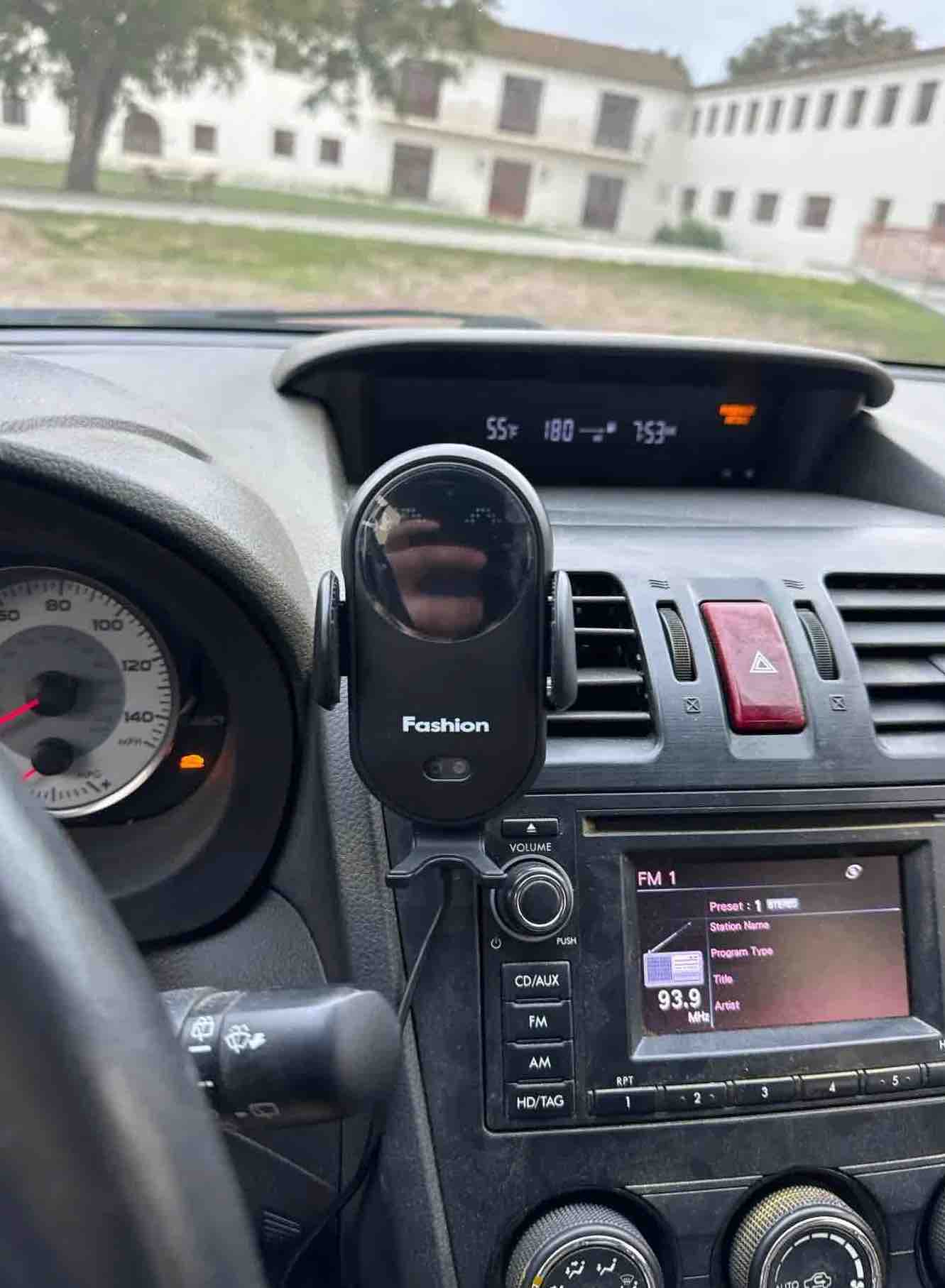 Phonezy, încărcător wireless și suport într-un singur produs - Image 9