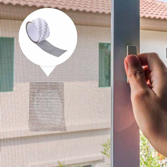Instalarea benzii este ușoară, doar tăiați, decojiți și lipiți.