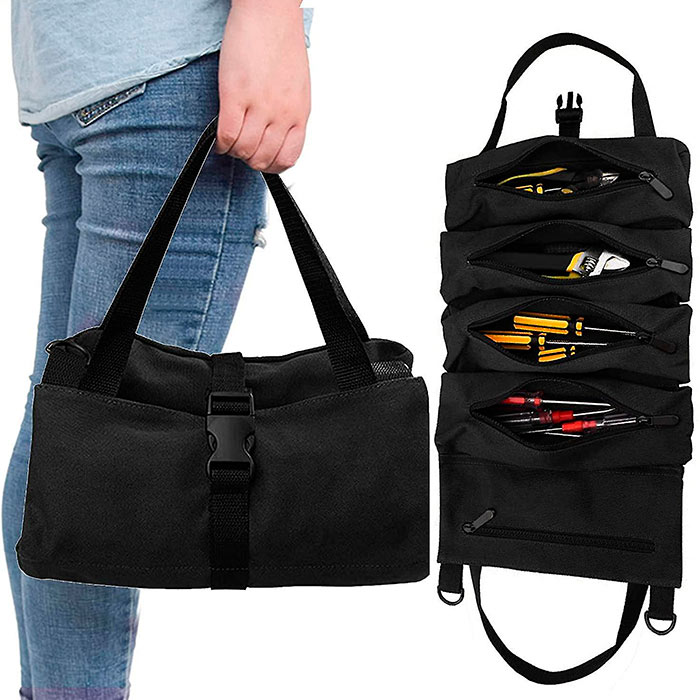 Geanta are 5 compartimente separate pentru depozitarea diferitelor accesorii!