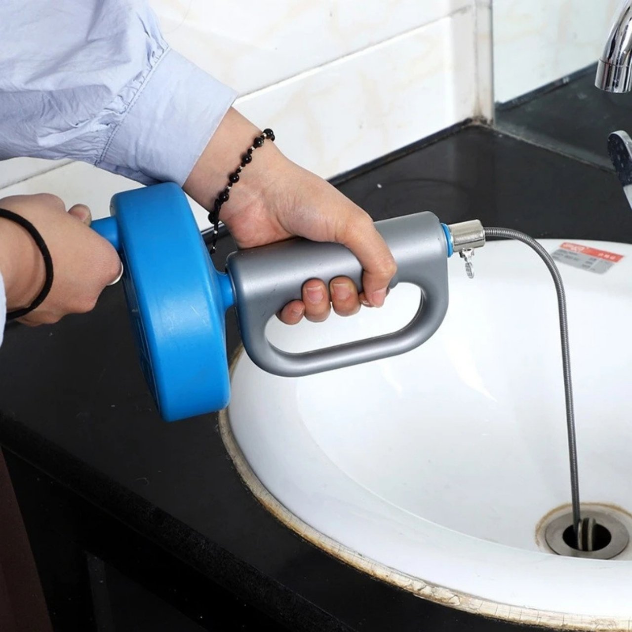 Tornado este conceput pentru a fi utilizat în siguranță de orice membru adult al gospodăriei, fără cunoștințe sau unelte speciale.