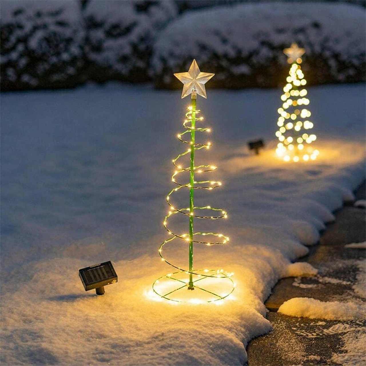 TreeSolar, un brad de Crăciun cu lumini LED alimentate de energie solară - Image 1